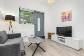 Modern 1 Bedroom Apartment in Central Woking
